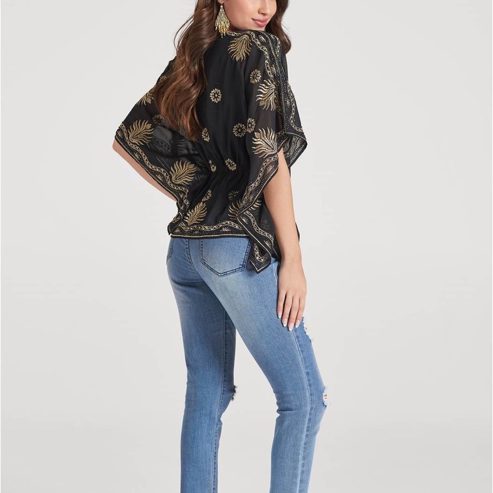 💓Final Price💓Black and gold Embellished Handkerchief
Top SZ S & XS - Picture 2 of 7